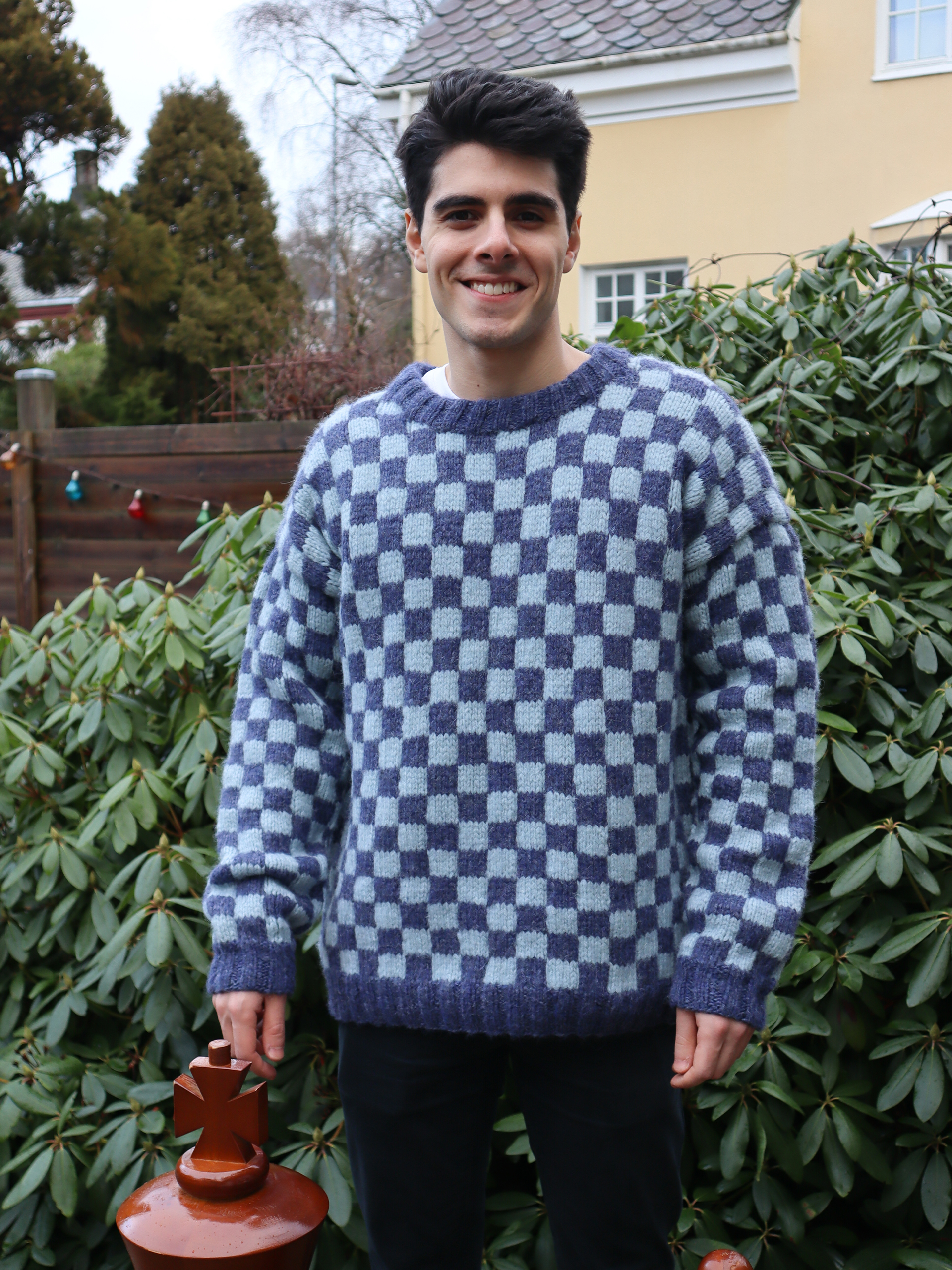 100-04 Norway chess chunky genser