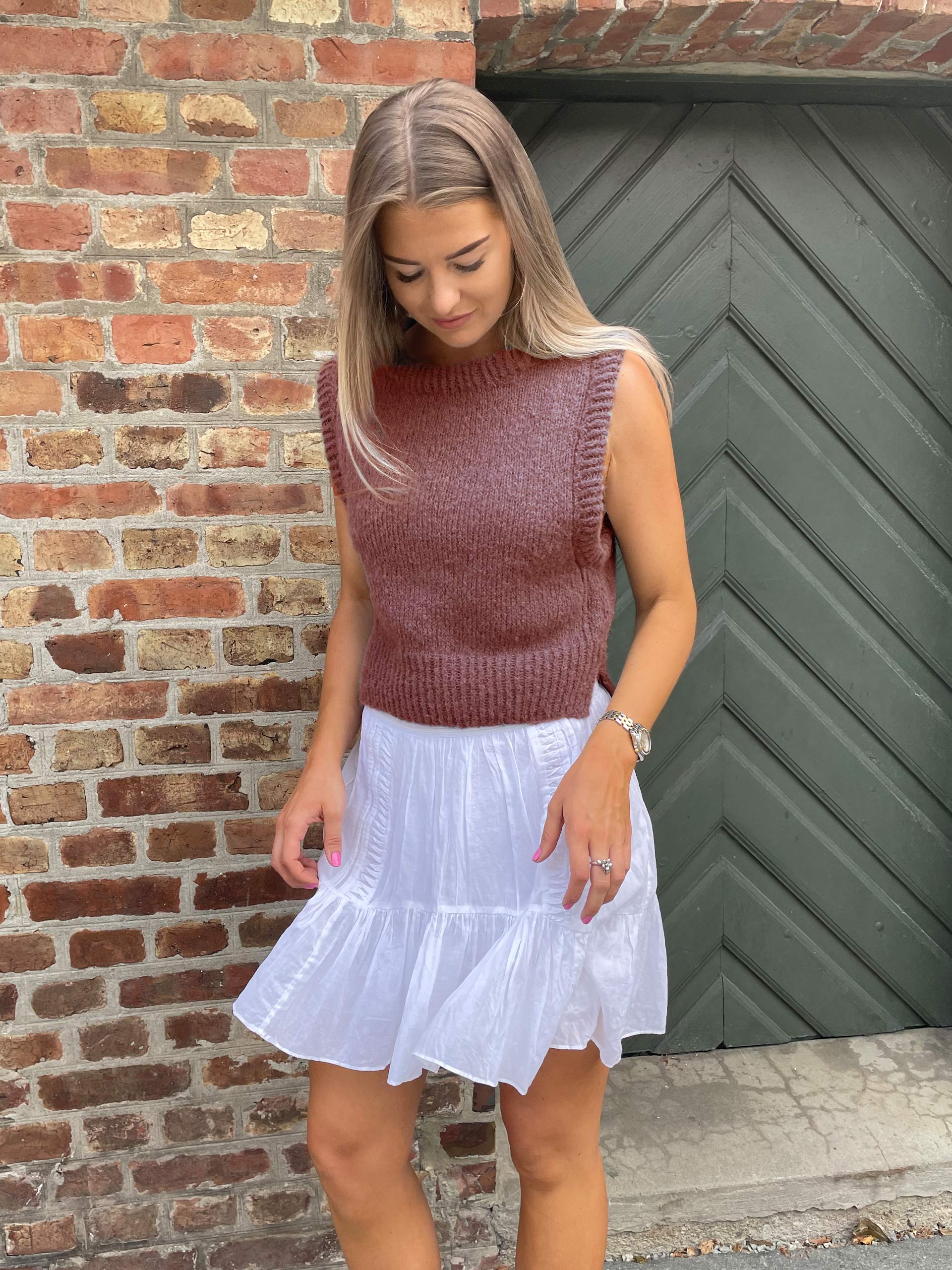 101-03 Kalsitt vest redwood