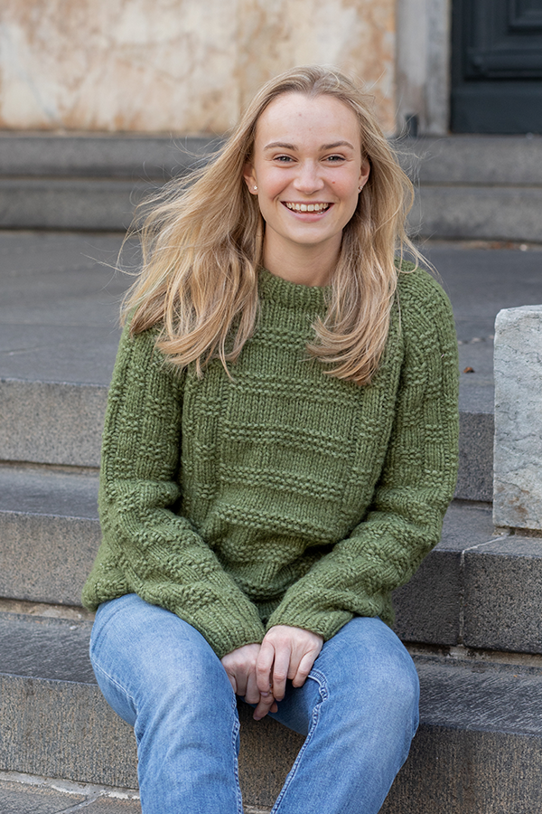 102-04 Stella tröja