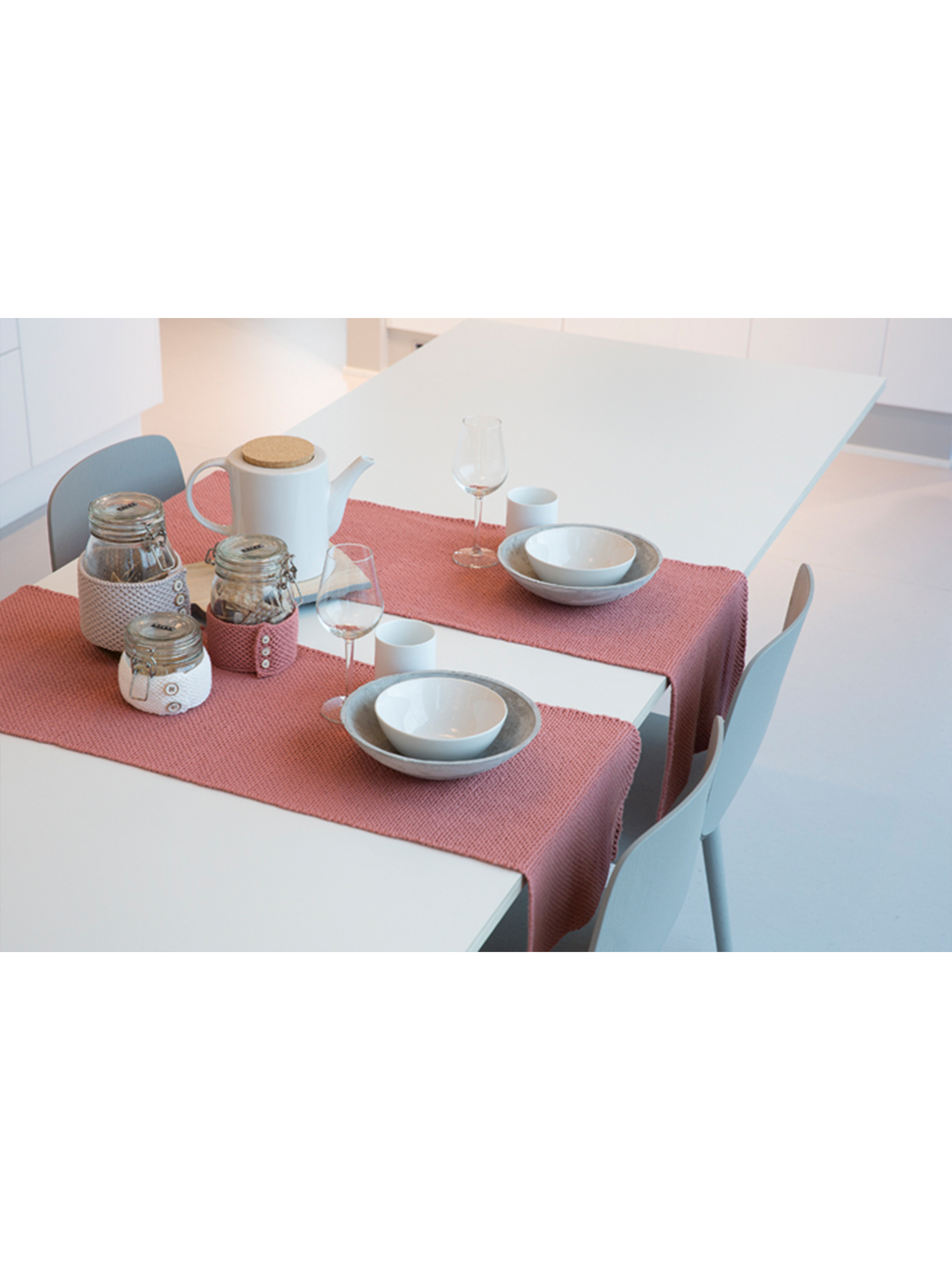 1705-7e Spisebrikker og Krukkepynt