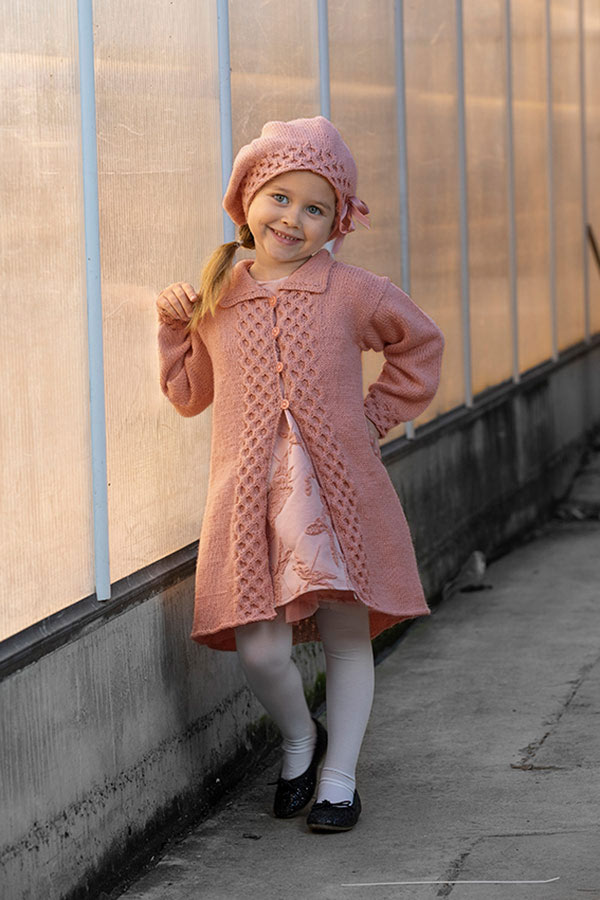 1825-1 Fia kåbe og hue