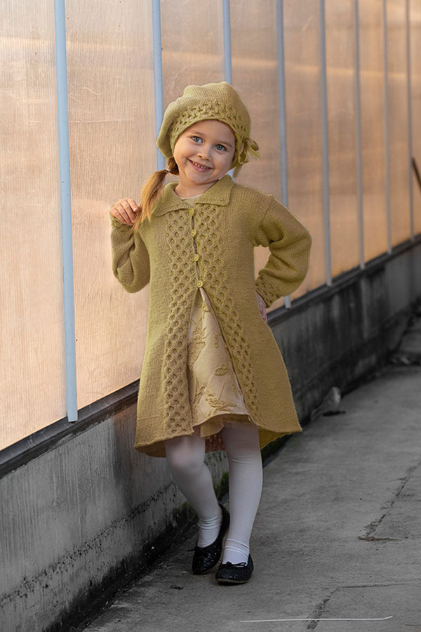 1825-1 Fia kåbe og hue