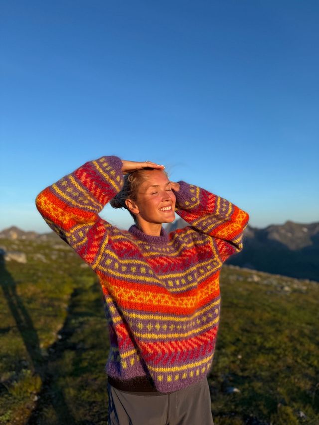 IR 02-01f Hanami tröja (Påfugl in Paris)