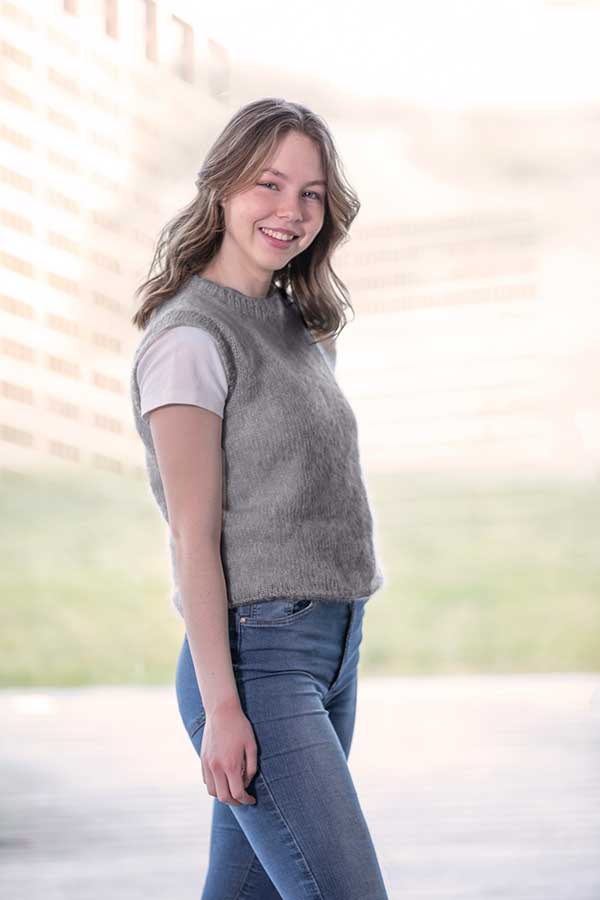 2025-1h Clara vest grå