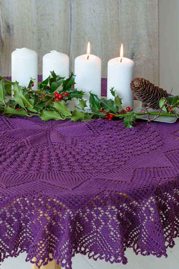 2030-4 Rund duk i kunsstrikk Lilla