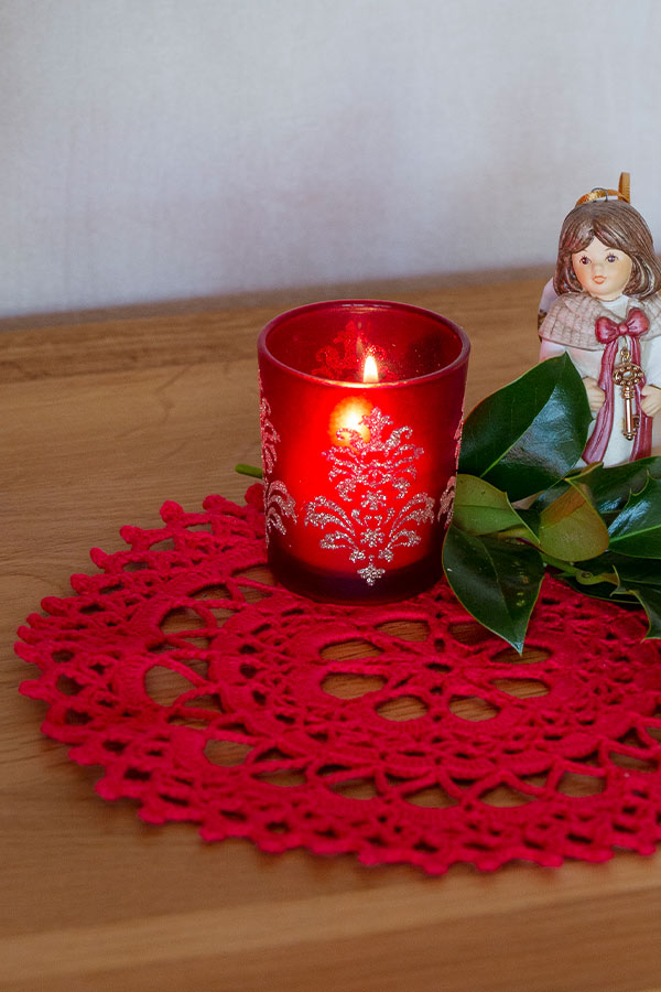 2030-8b Heklet brikke Rød