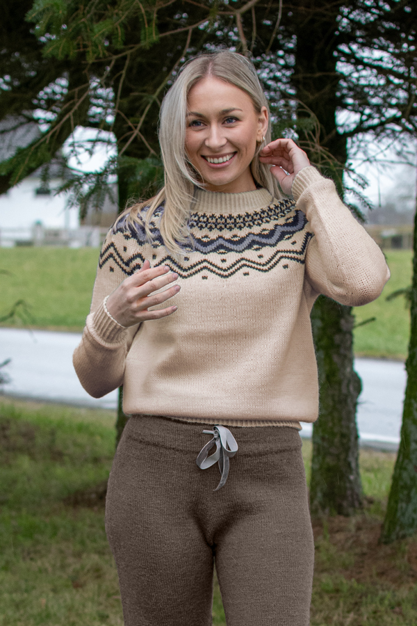 Ivalo tröja ljus beige