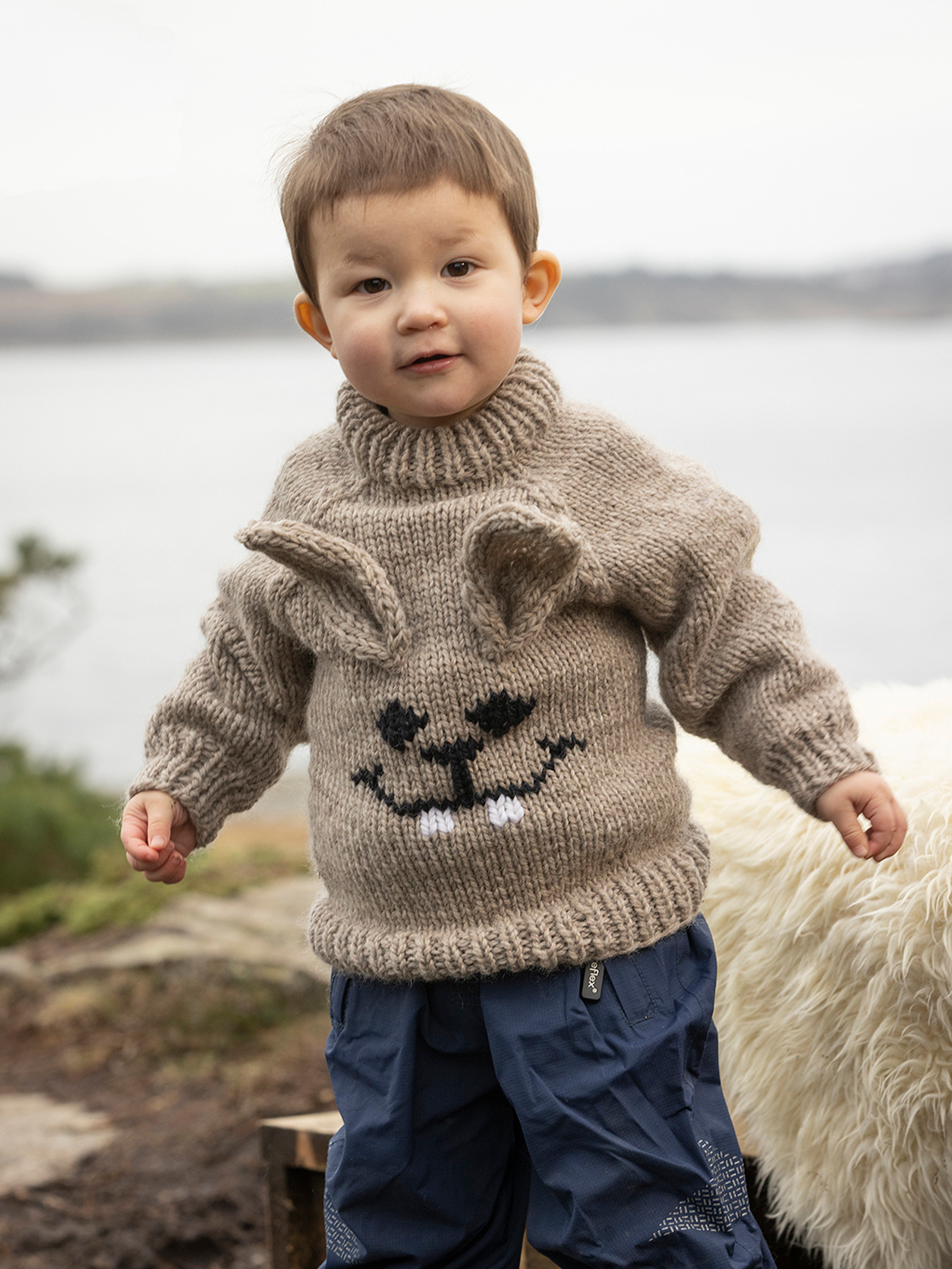 2310-17 Harehopp genser