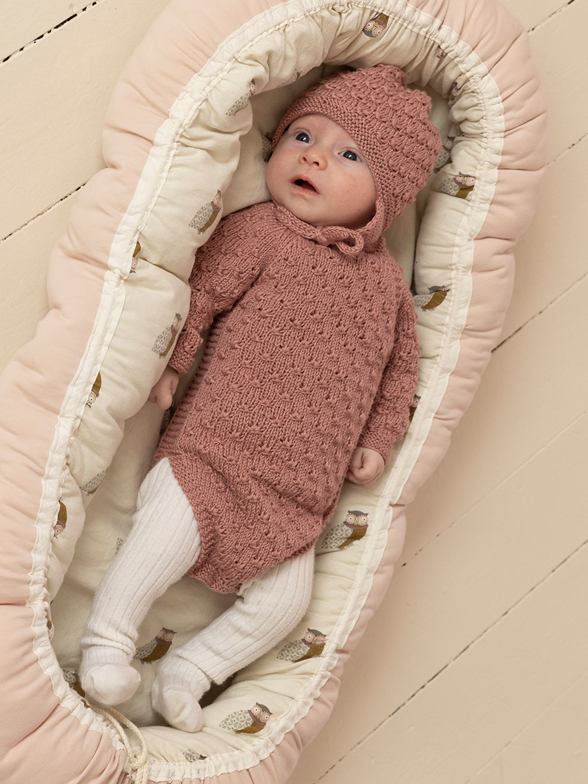 2326-9 Knot omslagsbody og lue