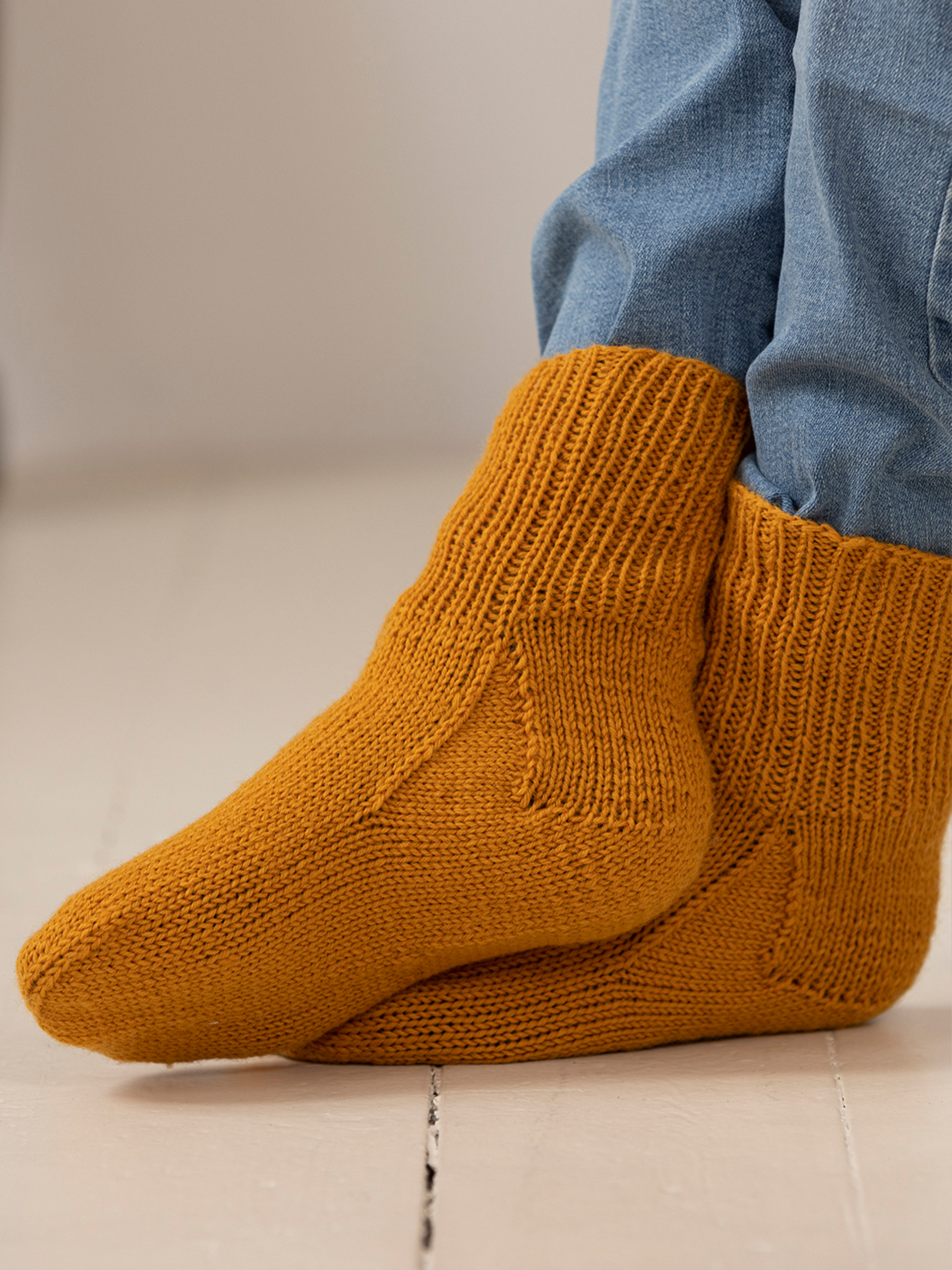 2327-4b Miller sokker