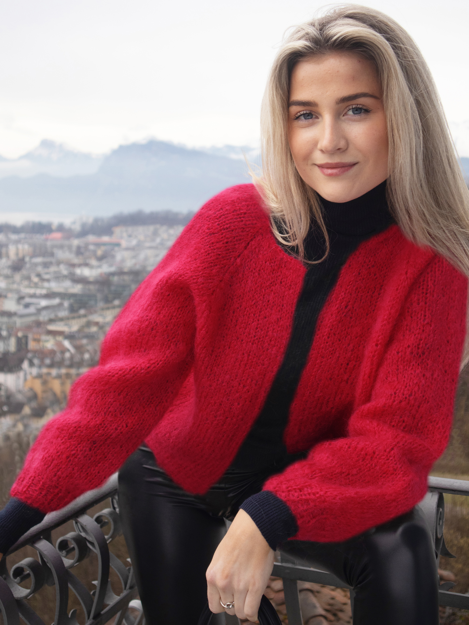 24-06p Dandelion dyp rød