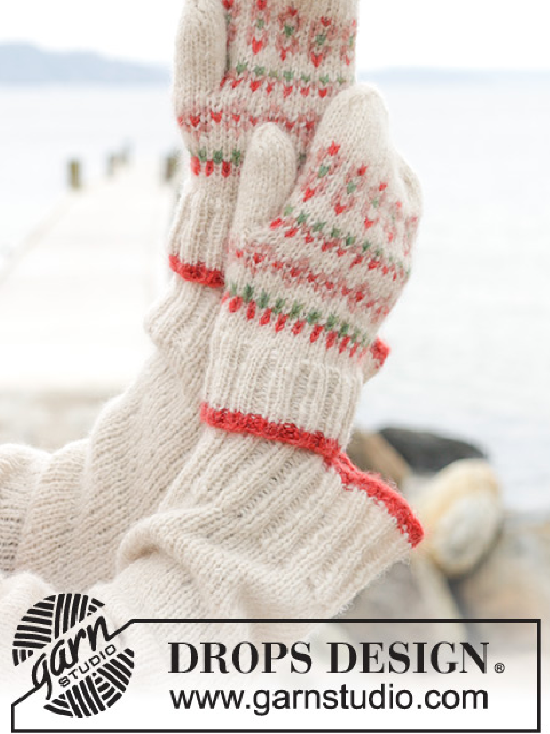 242-19 Something About Holly Mittens