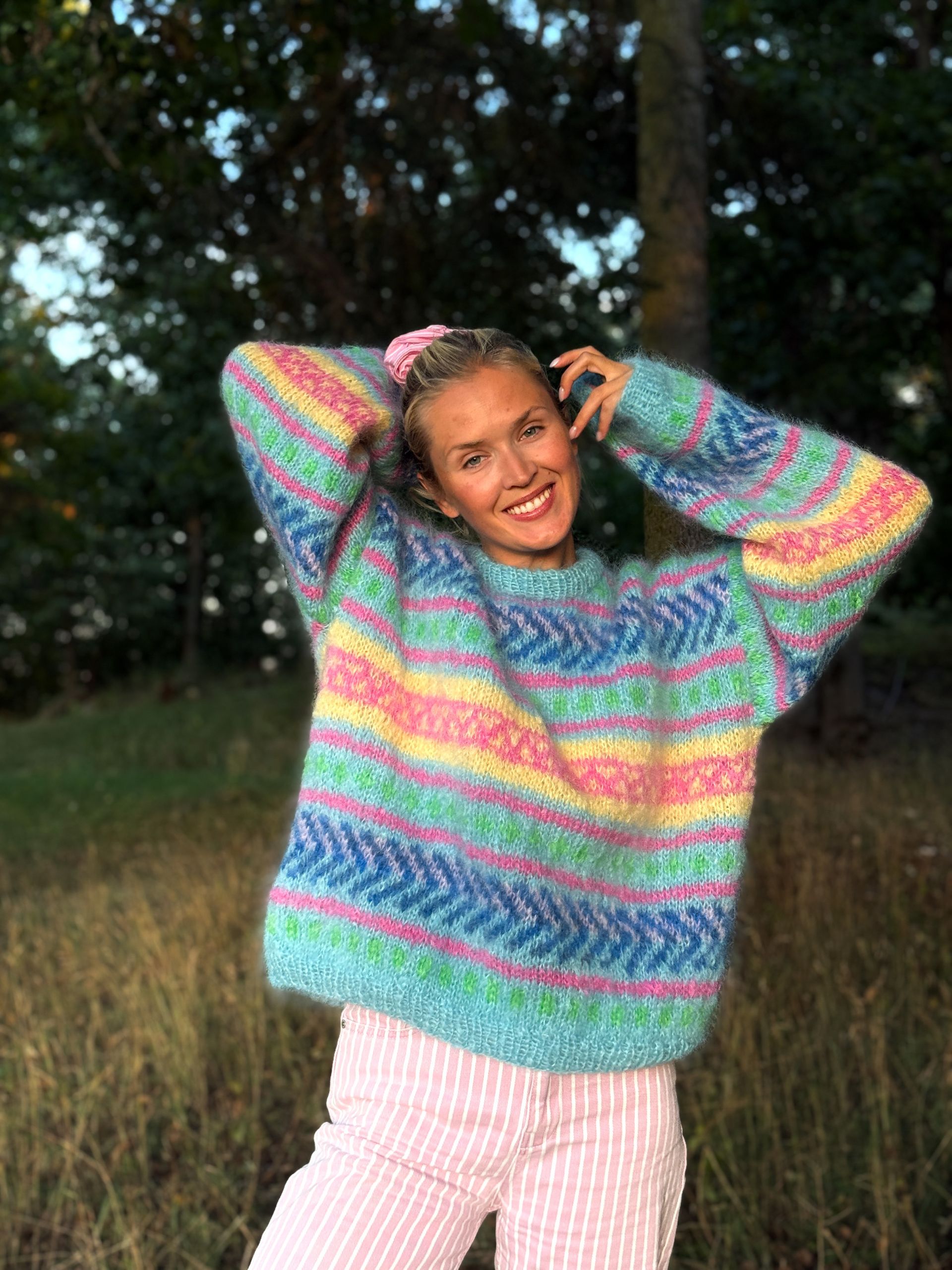 IR 02-01h Hanami tröja (Påfugl in Paris)