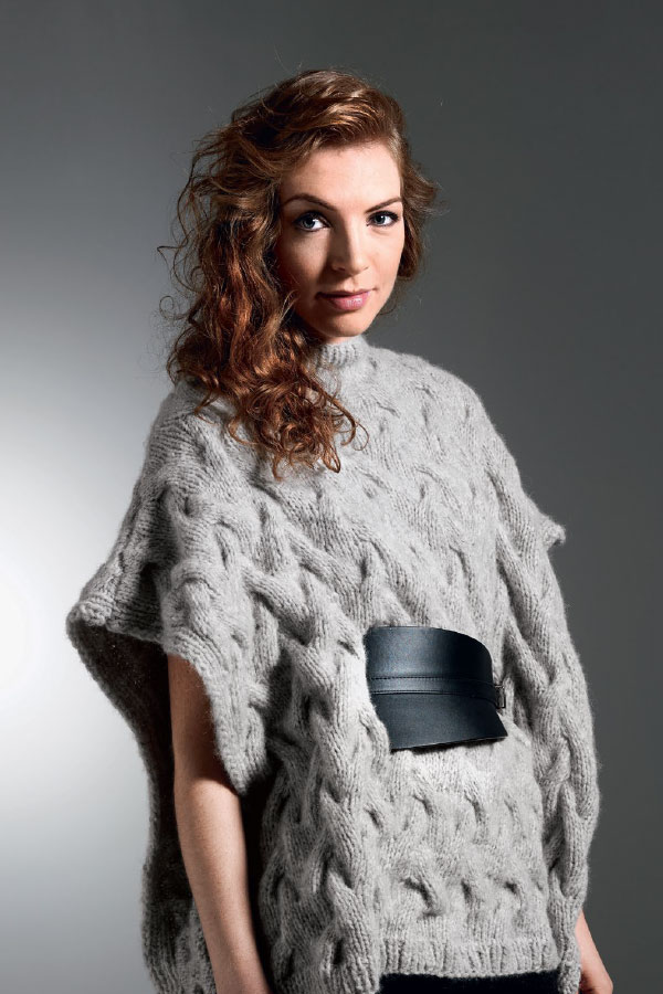 31-04 Poncho med fletning