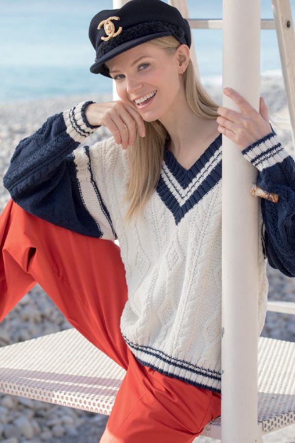 380-03 Charlotte tröja vit-marin