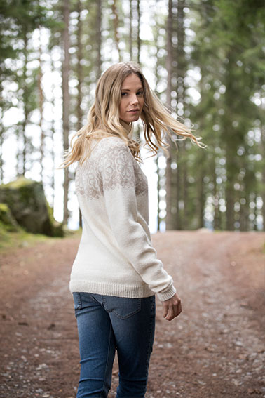 406-13 Q-symre tröja vit latte