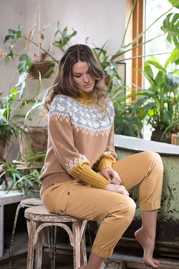 407-13 Birds in flight lang tröja kamel