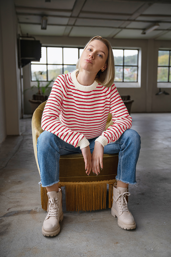 435-25i Noori tröja klarröd