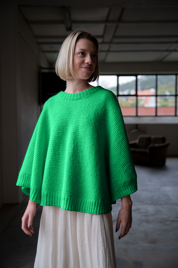 443-19e Florence poncho och halstub klargrön