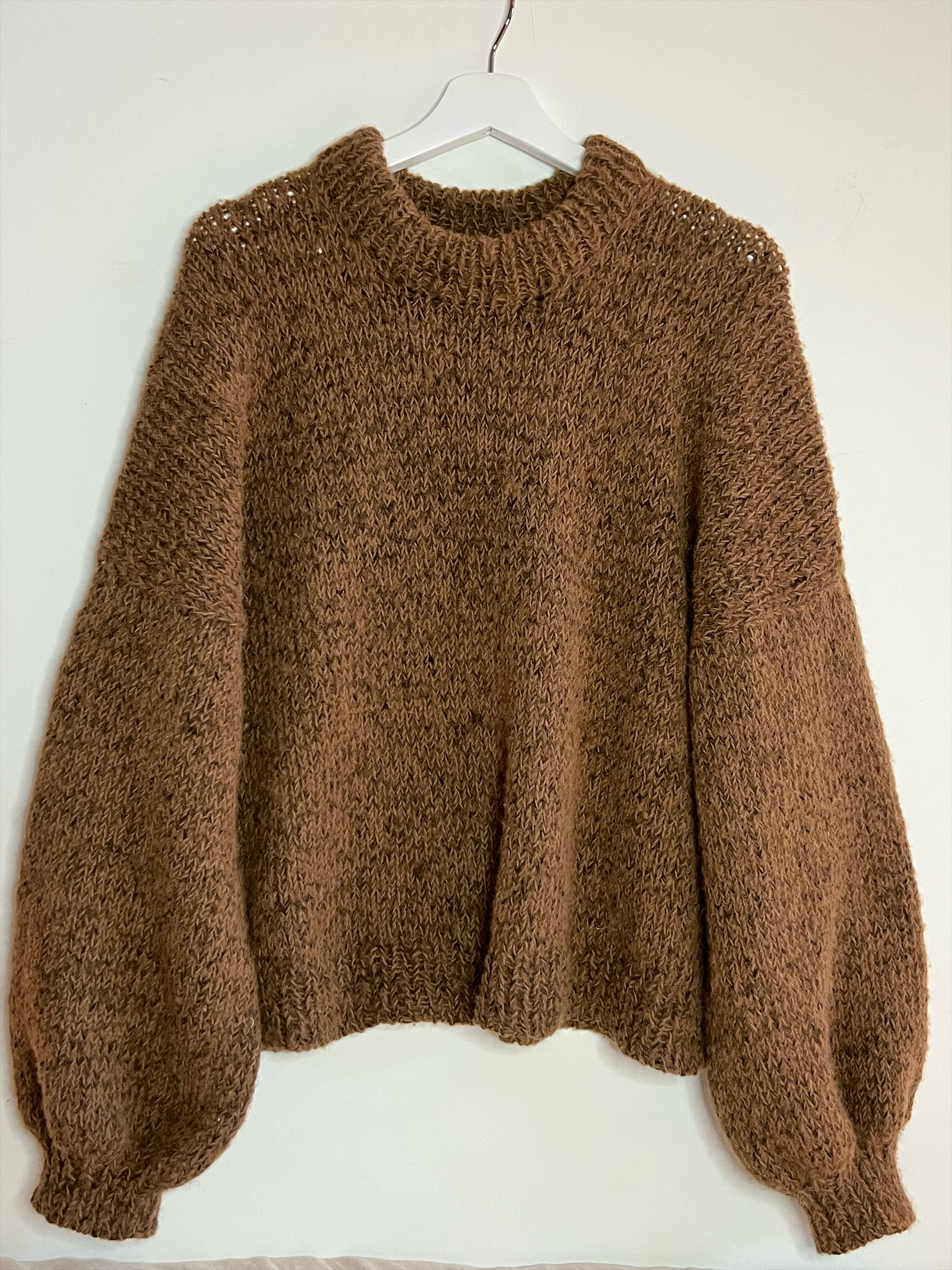 HUG ME SWEATER voksen latte