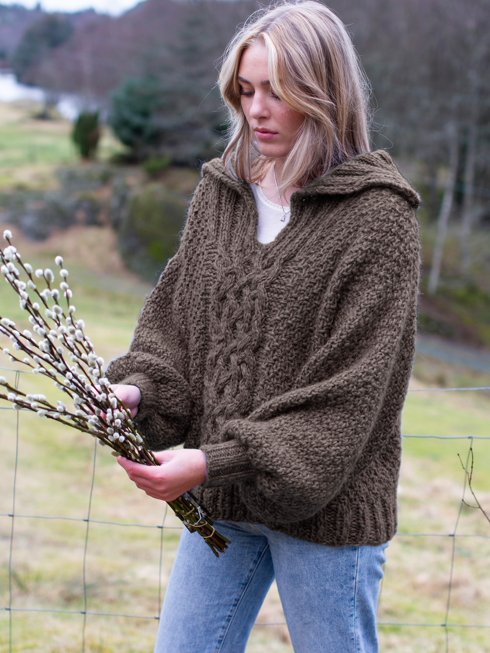 ØYA tröja ljus brun