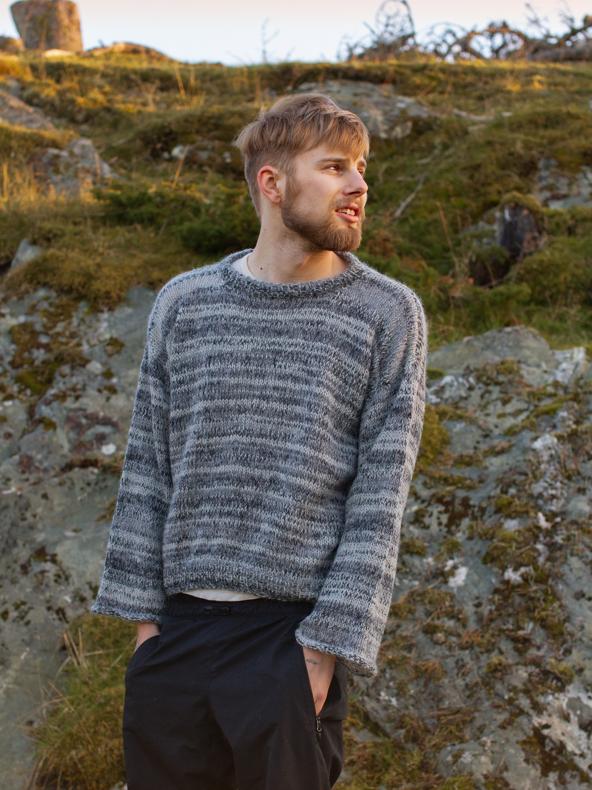 BENJI tröja gråmelerad