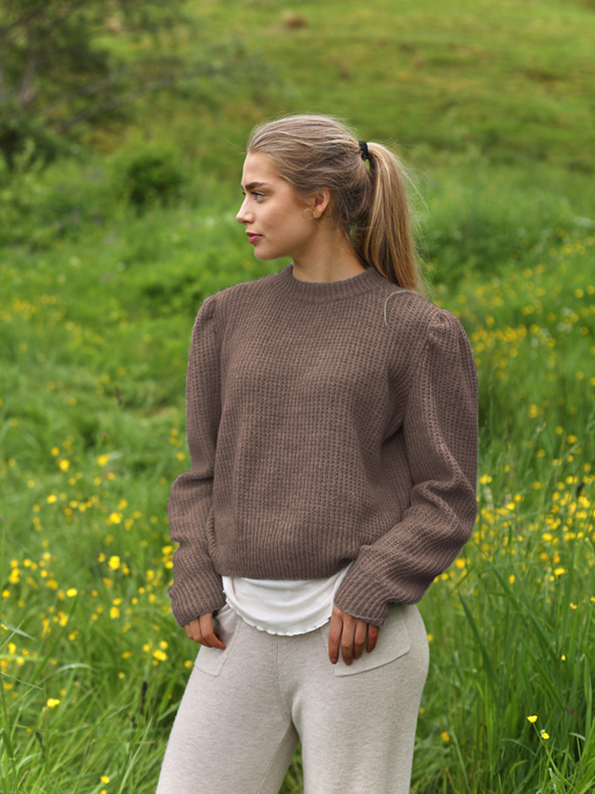 BETH tröja ljus brunmelerad