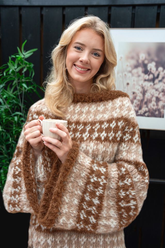 523V-04b Blome genser (Fnugg in Florence)