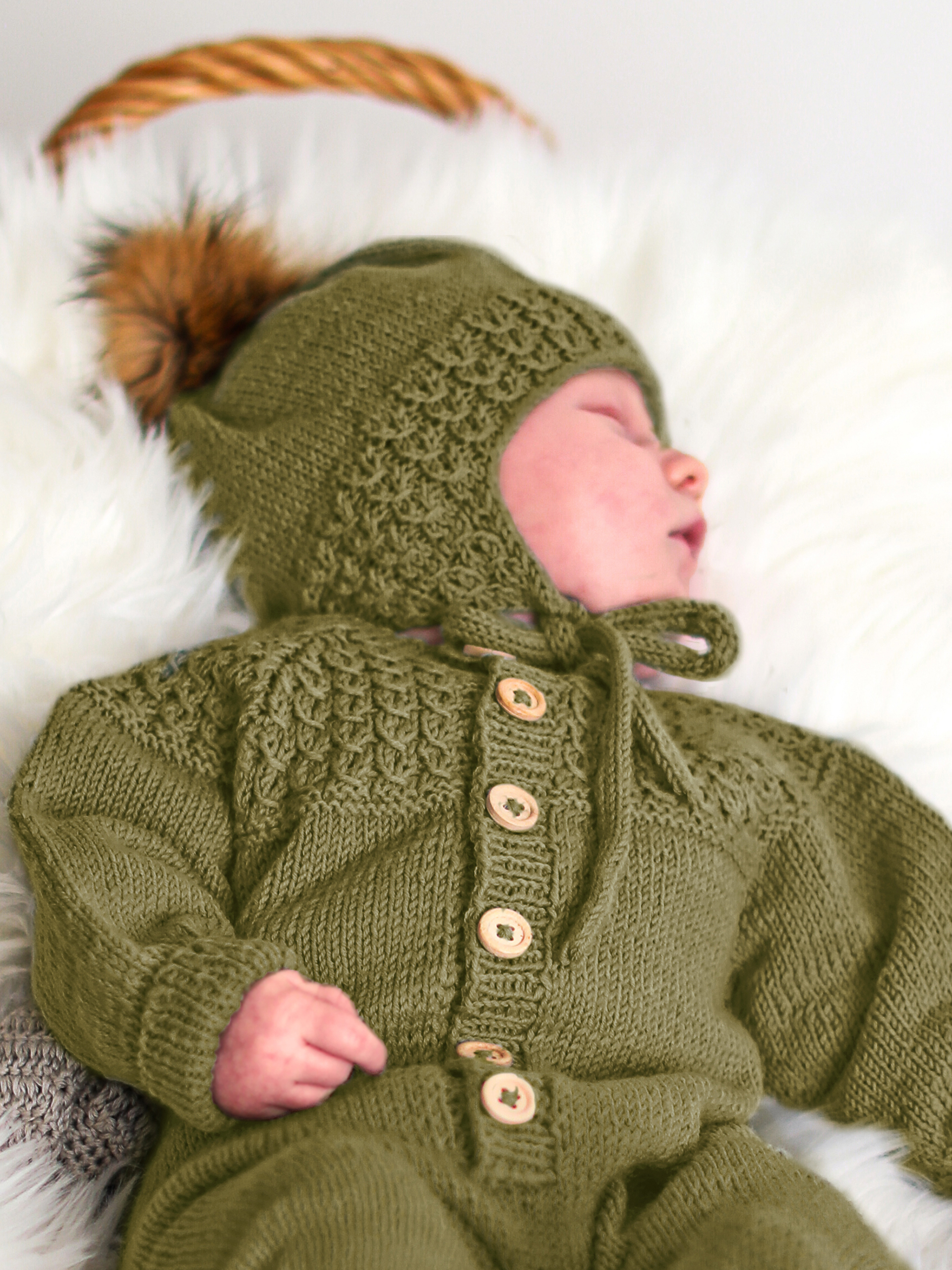 Bysse tofsmössa och sockor oliv