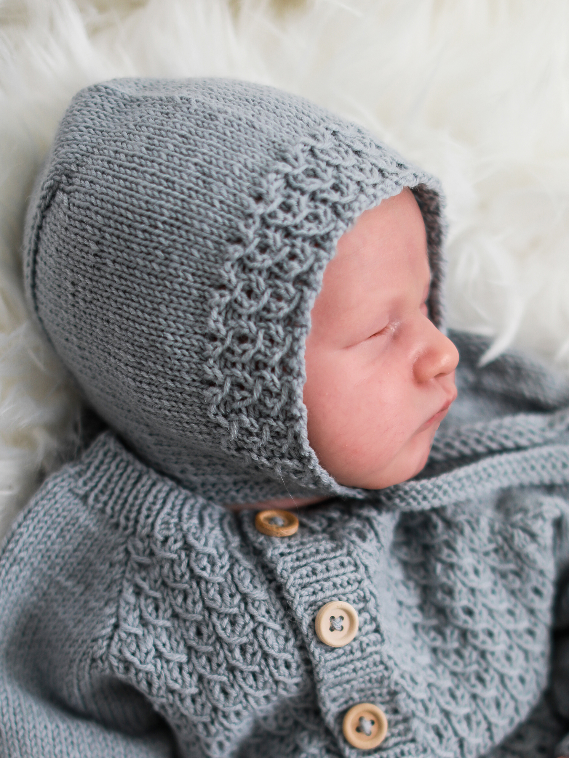 Bysse hätta och sockor ljus blågrå
