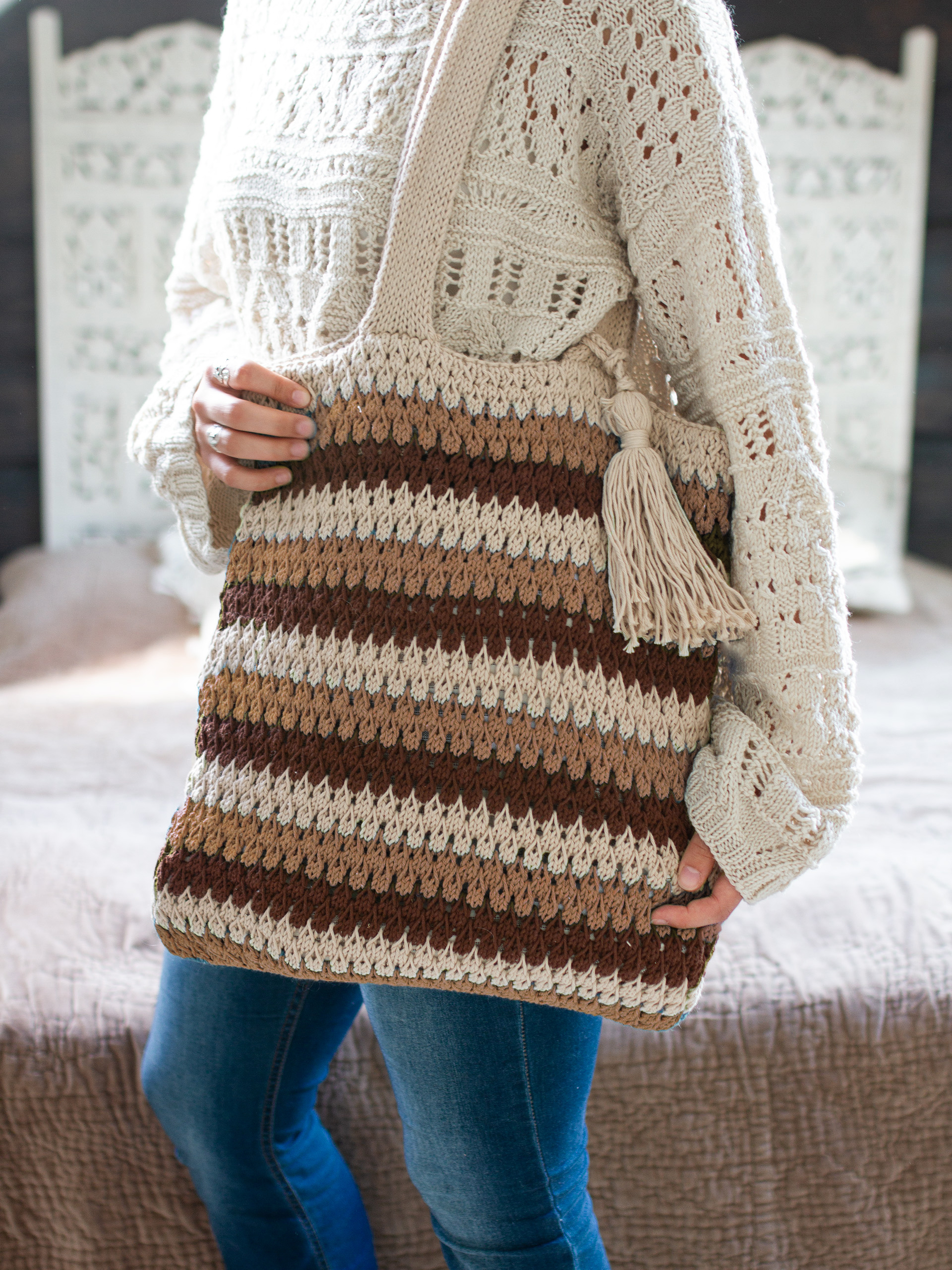 323K-04d COACHELLA väska