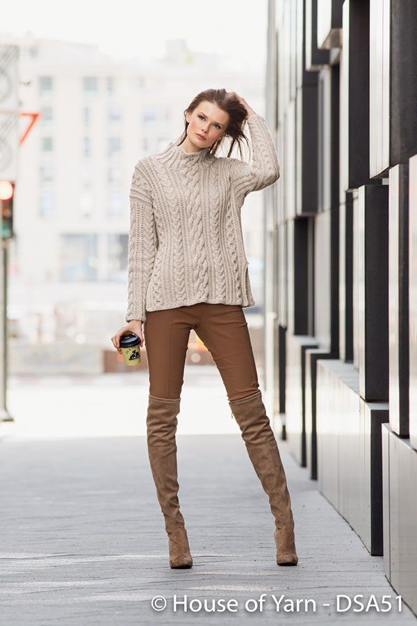 51-05 Hanna flätad tröja beige