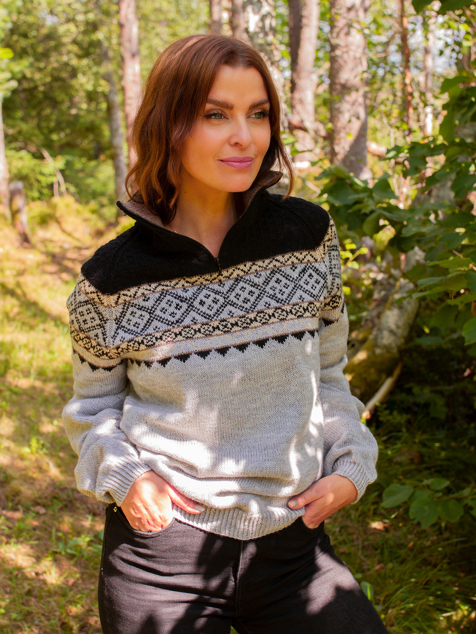 Ein zip-tröja gråmelerad/svart