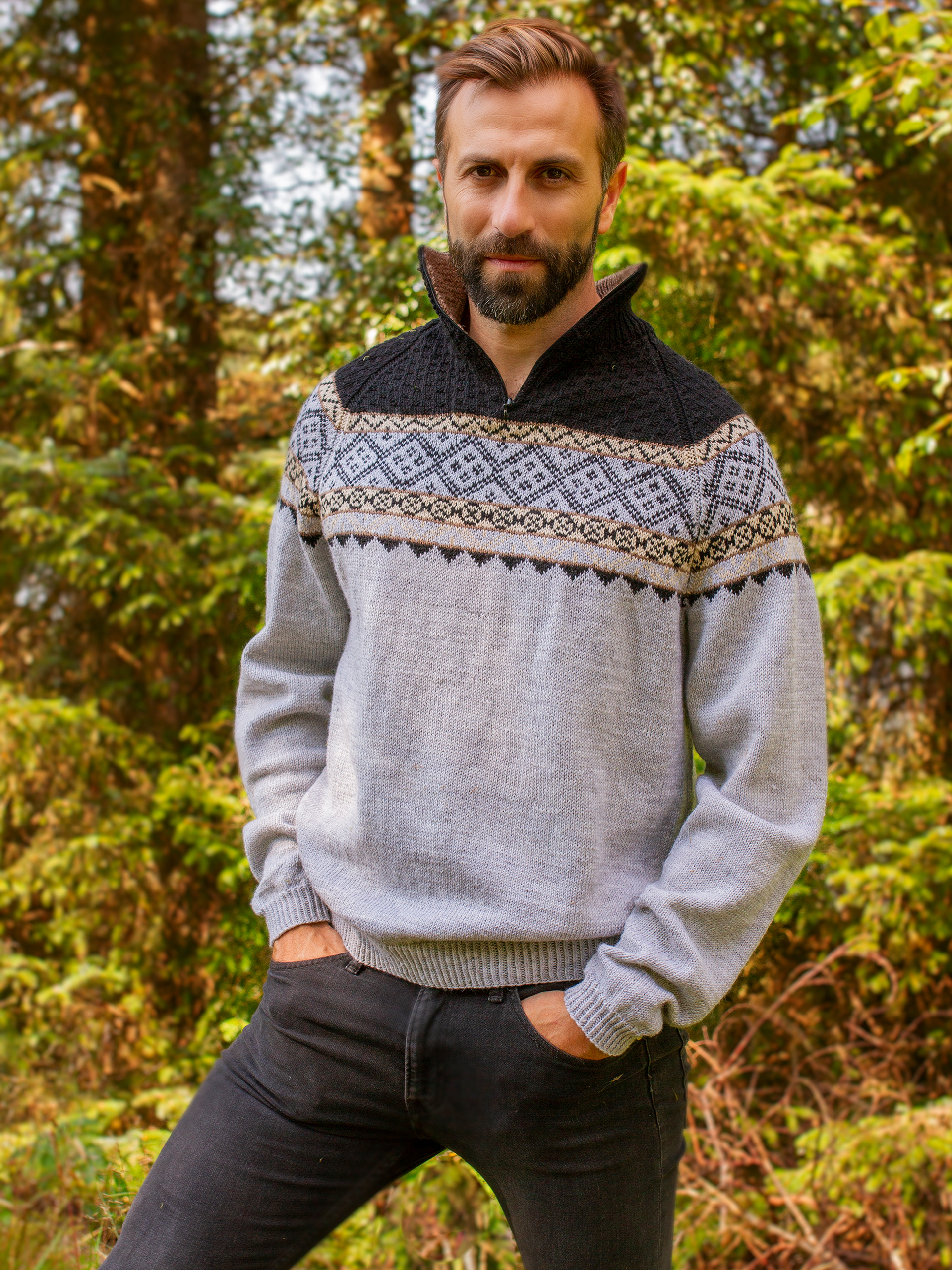 Ein zip-herrtröja ljus gråmelerad/svart