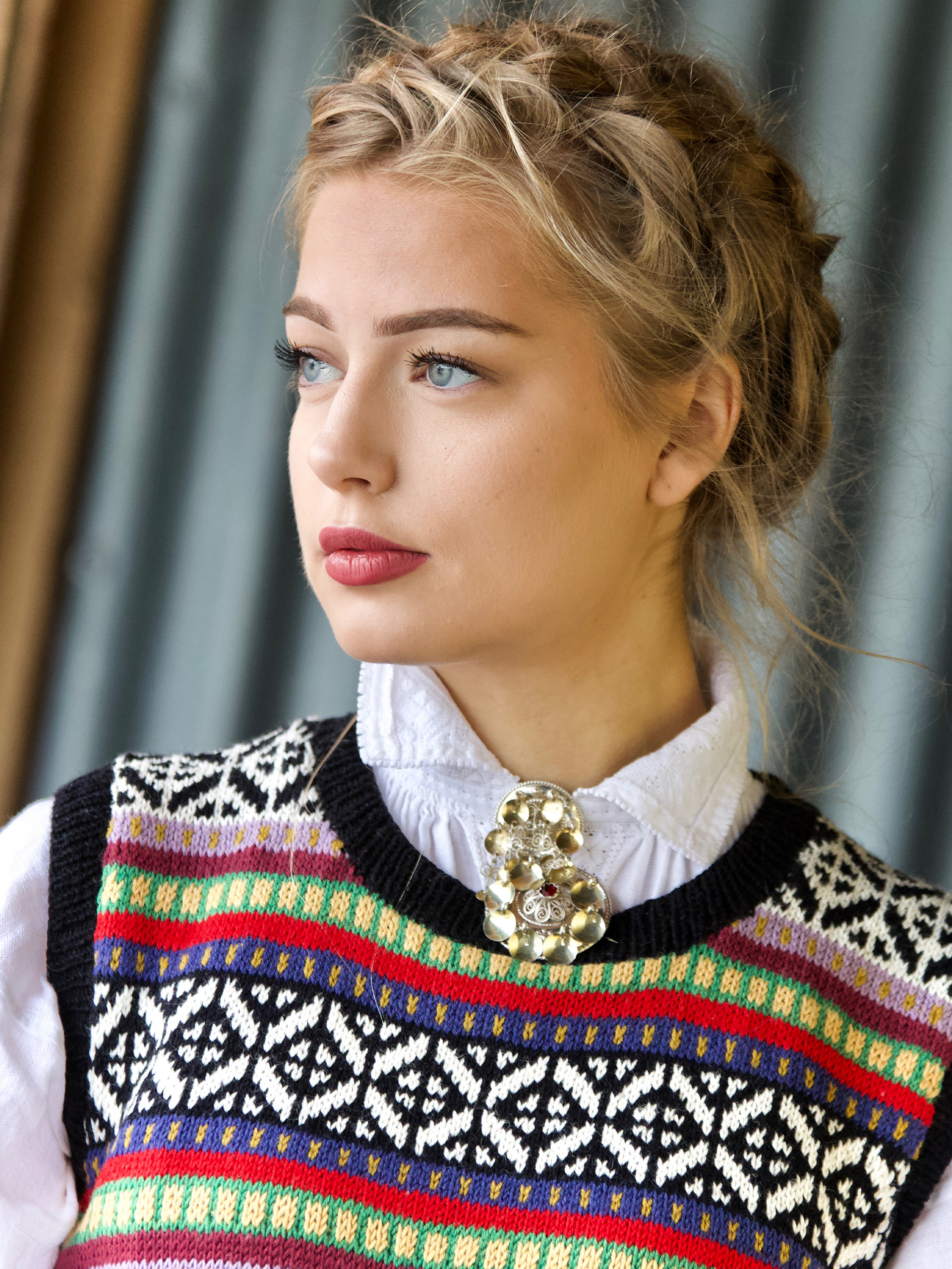 321S-15c ELENA väst