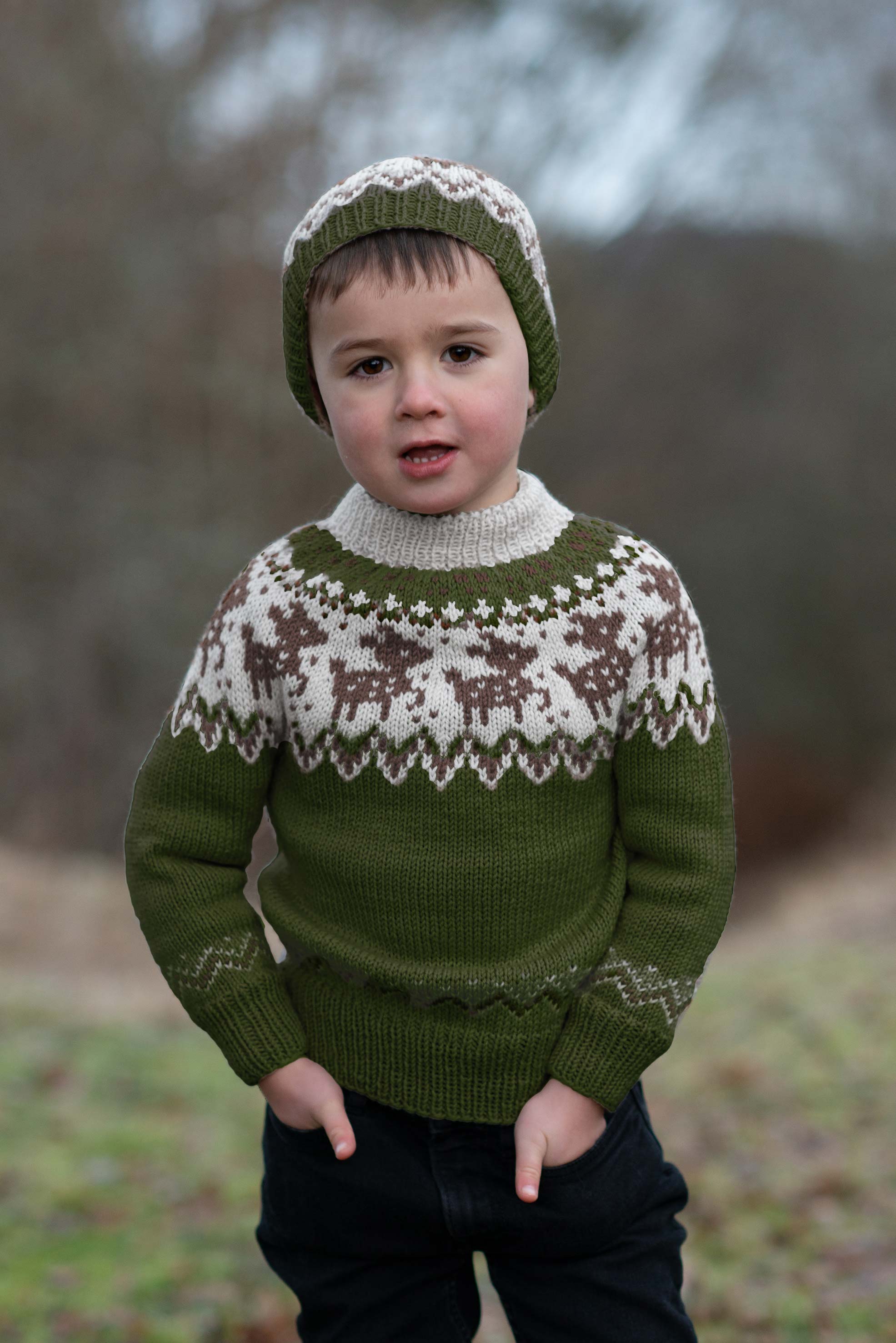 Fauna tröja och mössa mörk oliv