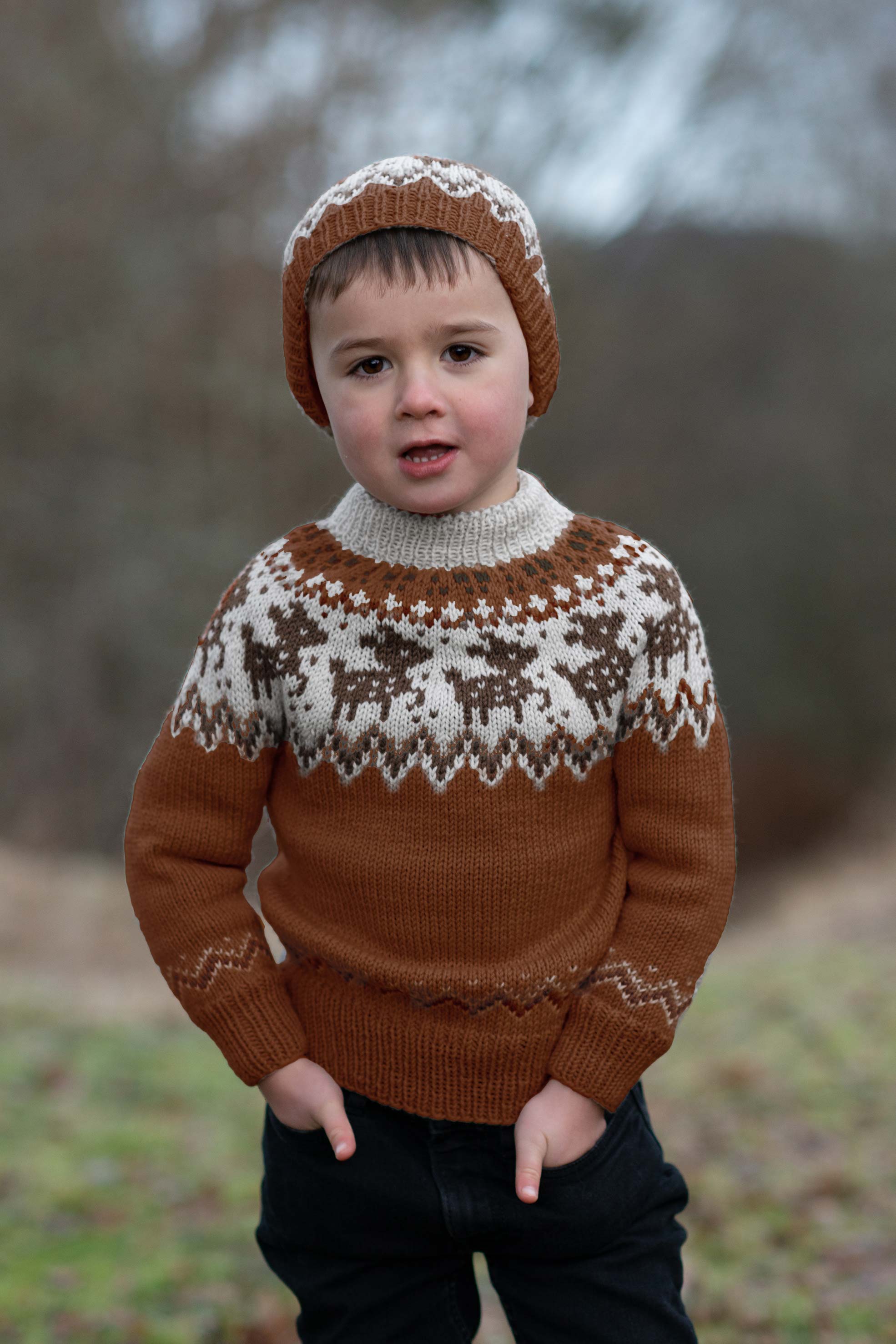 Fauna tröja och mössa rostbrun