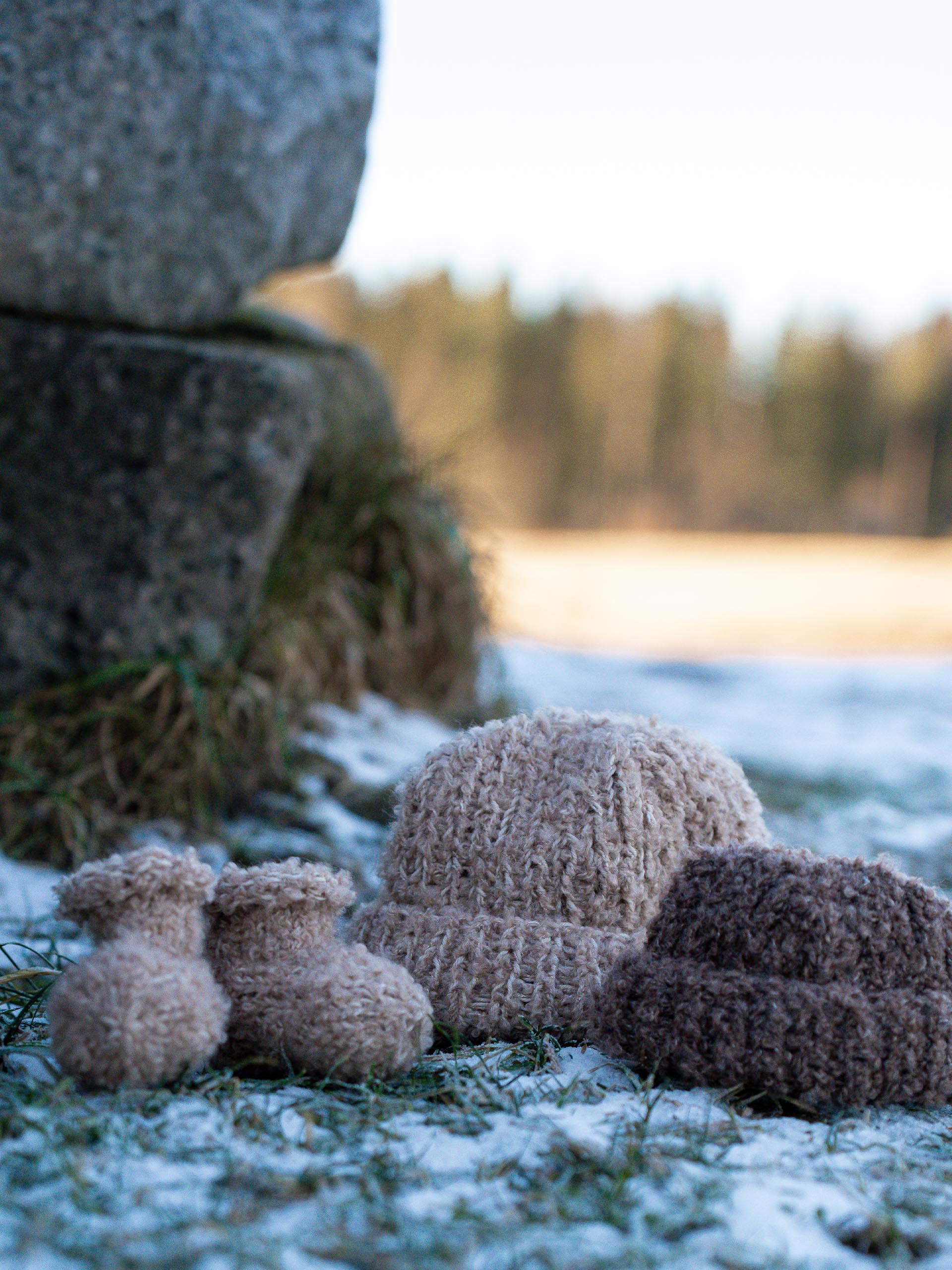 521V-01b WILLIE beanie och sockor