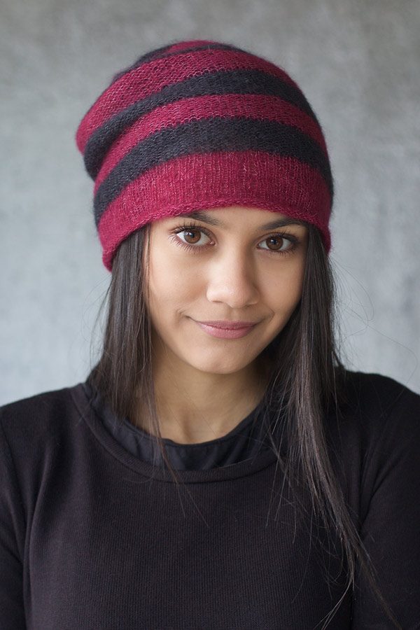 RUBY mössa, svart/mörkrosa