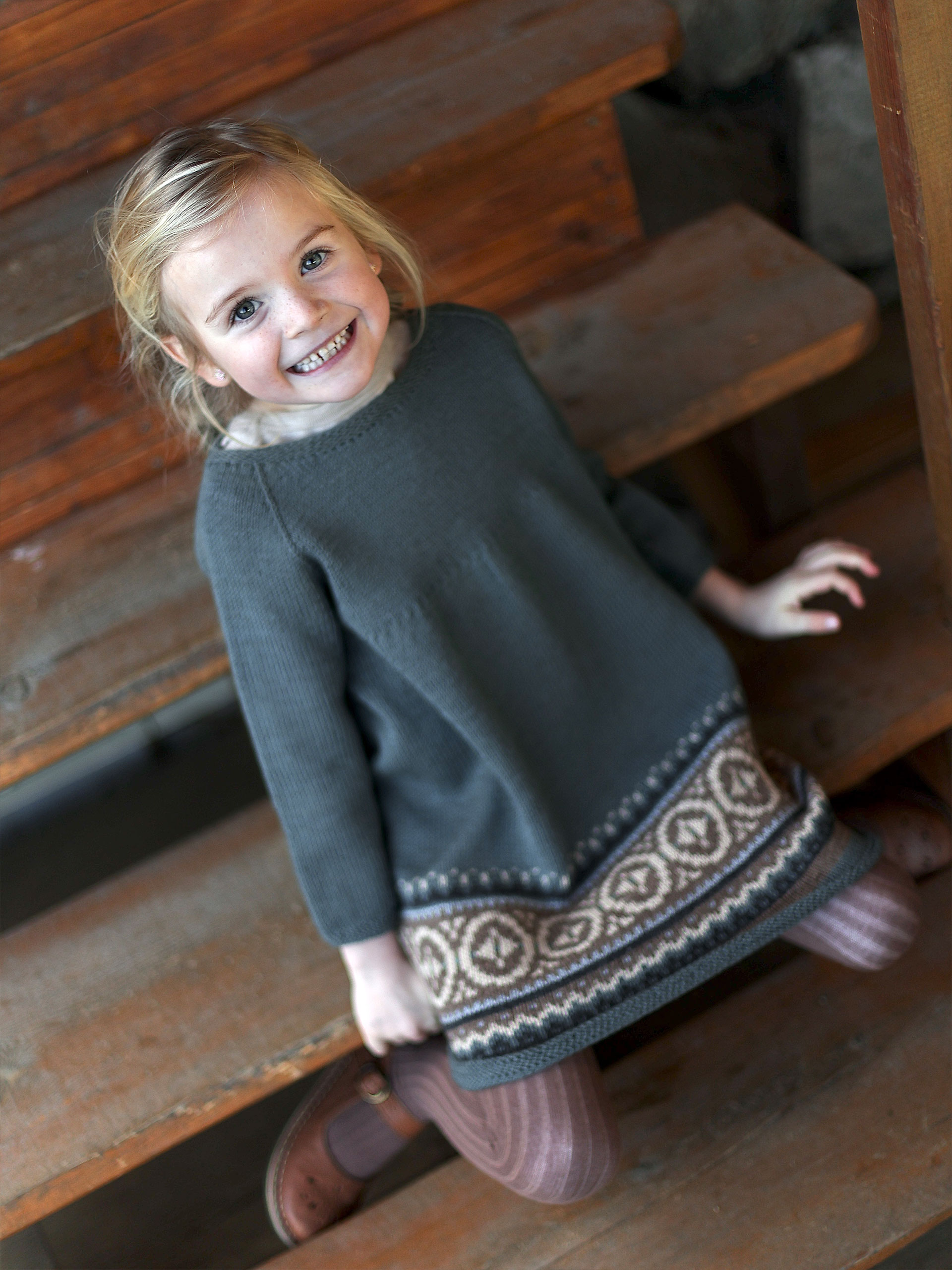 321S-03a GAARD barnklänning