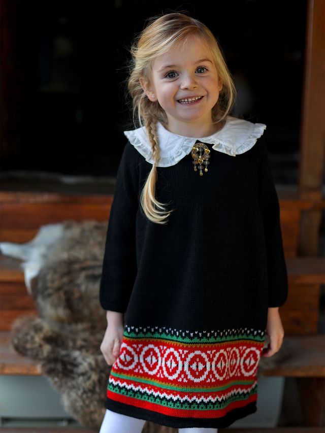 321S-01aGAARD festdräkt