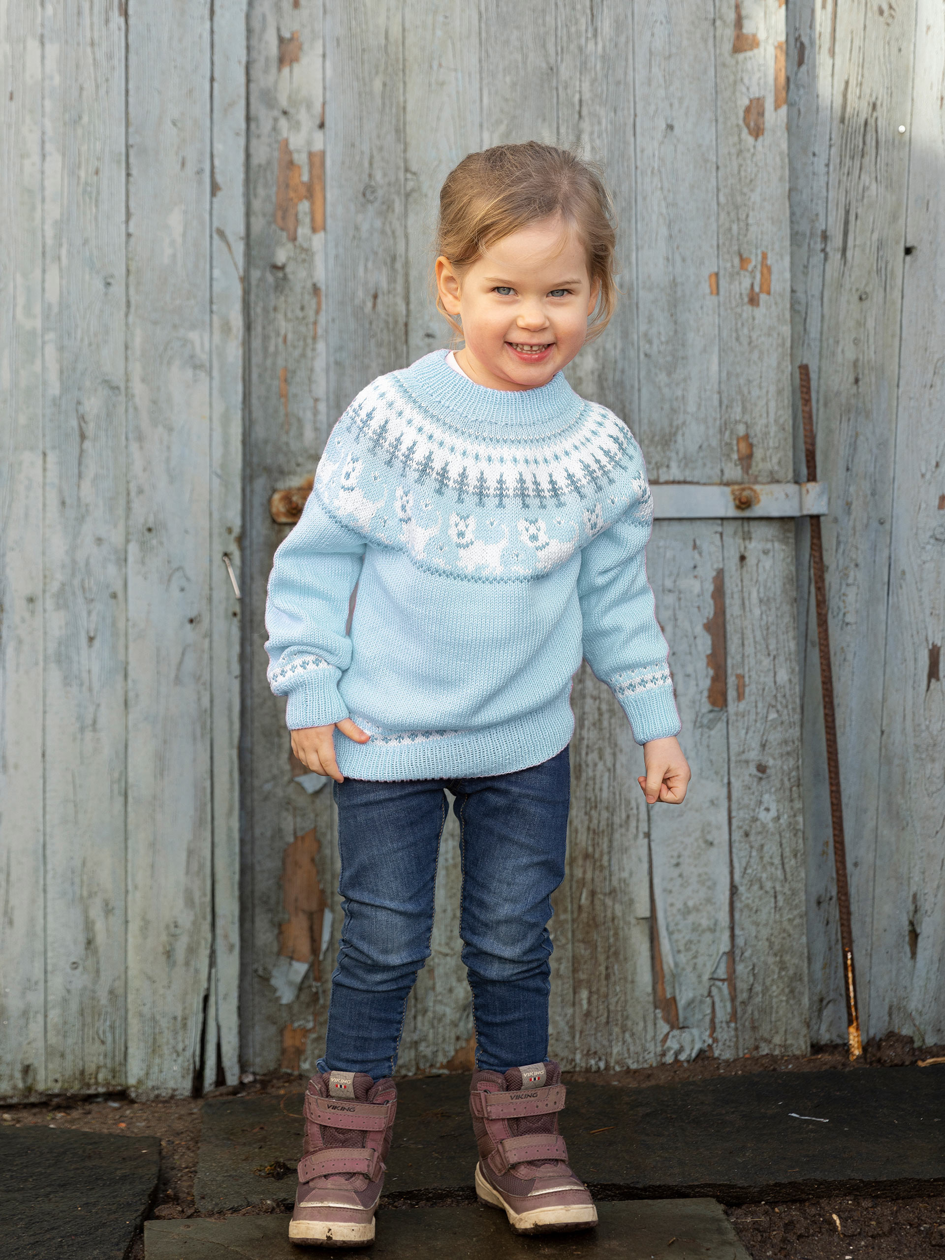 Genser med hunder lysblå