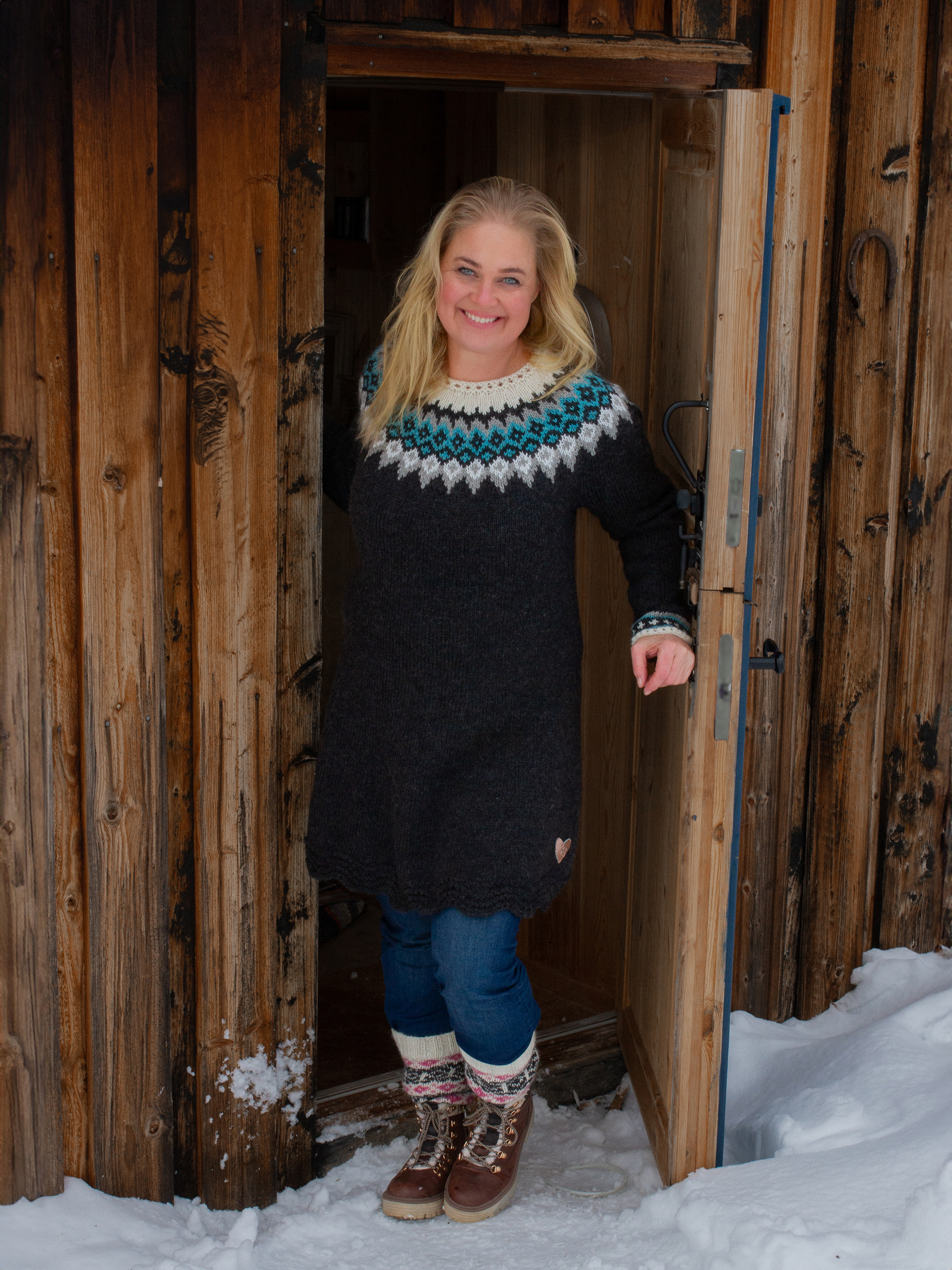 422K-04a KÆRLEIKUR klänning