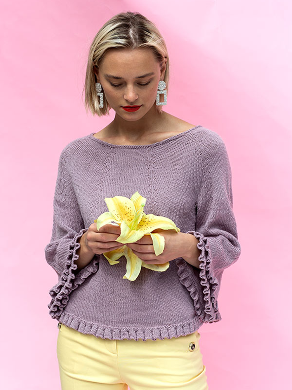 Kort tröja med volanger