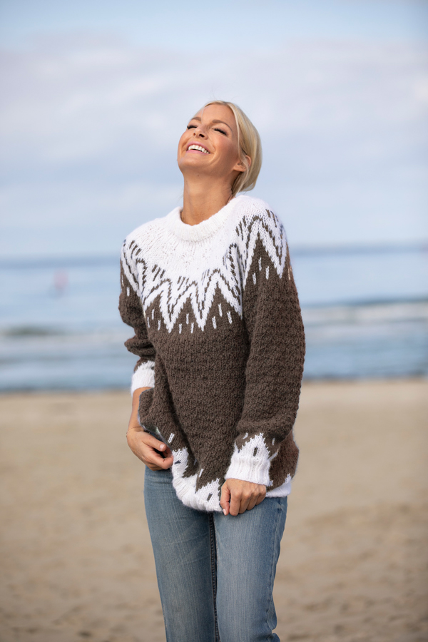 1923-5 Mamma tröja ljus brun