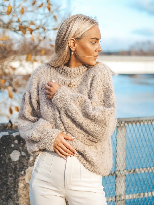 THE BASIC tröja beige