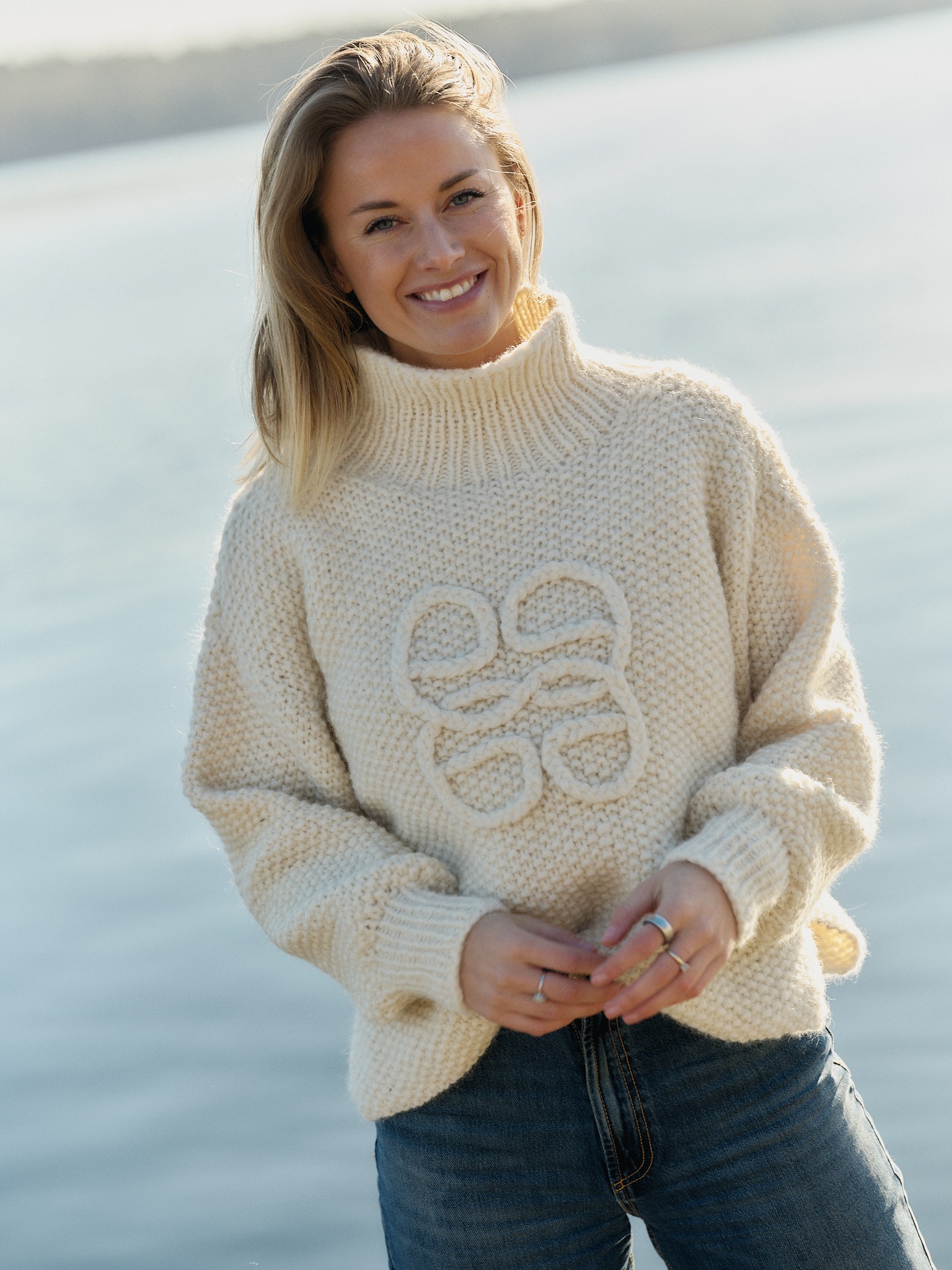 521EI-06c Rikke Turtleneck