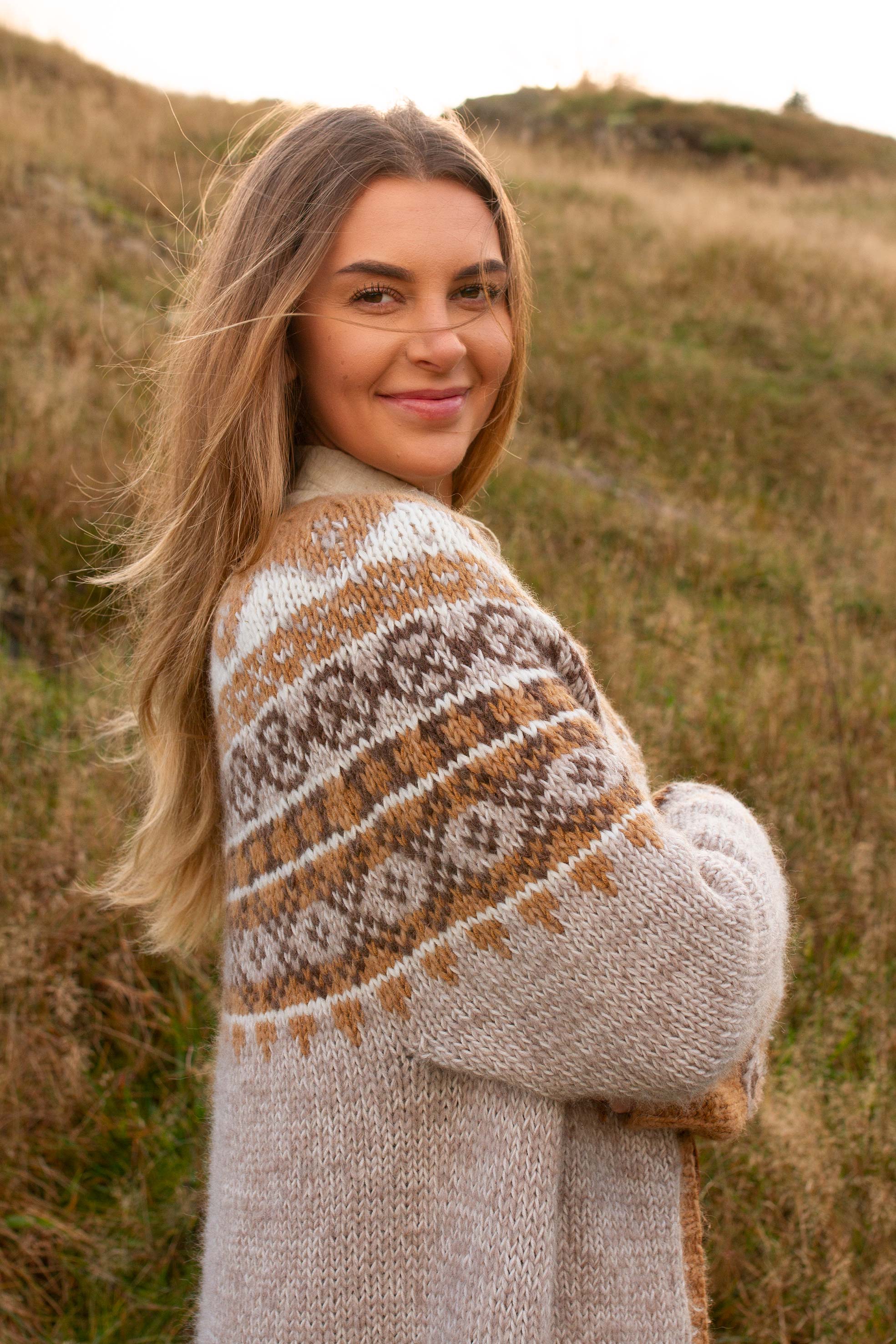 SIGGJO lång kofta beige