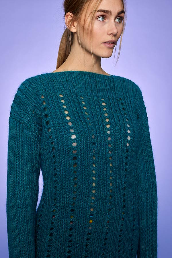 Tröja i resår med hålmönster