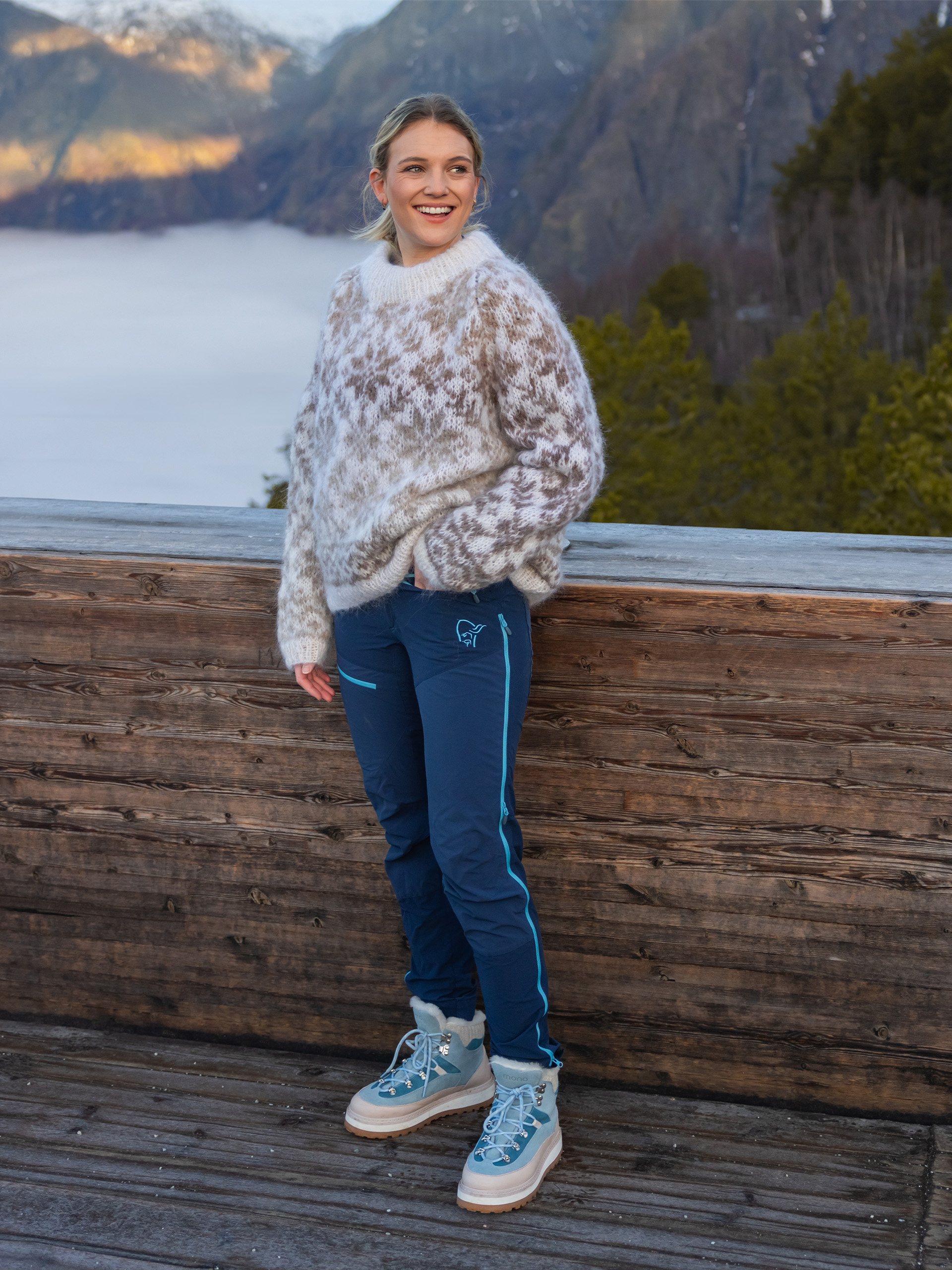 125-16c Carly genser (Påfugl in Paris og Caness)